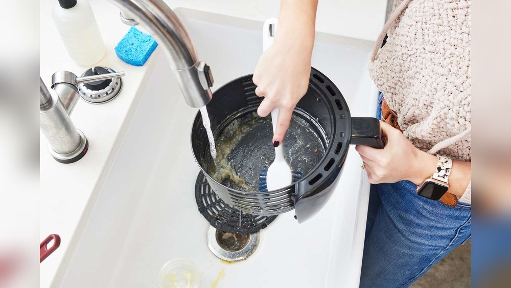 How to Clean an Air Fryer Basket: Easy Steps for Sparkling Results